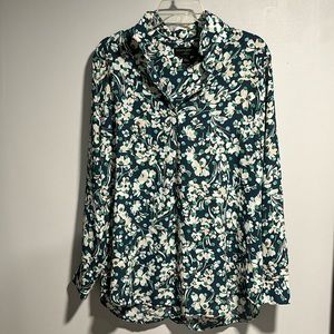 Patterned blouse with open button back